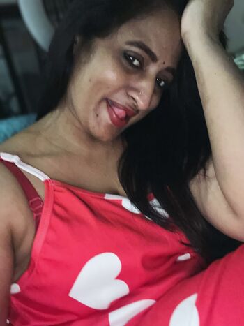 Sujatha simhadri leaked private photo uncensored HD quality