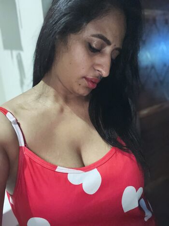 Sujatha simhadri leaked private photo uncensored HD quality