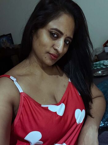 Sujatha simhadri leaked private photo uncensored HD quality