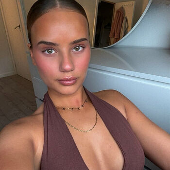 Swedish girls leaked private photo uncensored HD quality