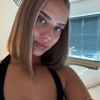 Swedish girls leaked private photo uncensored HD quality