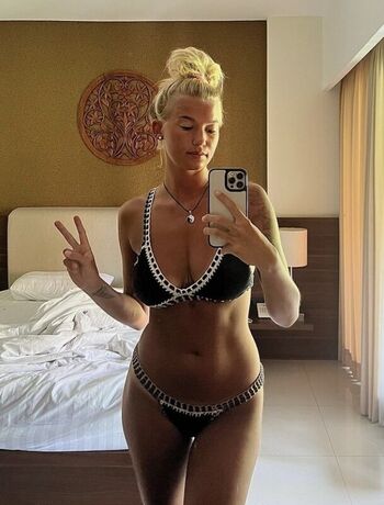 Swedish girls leaked private photo uncensored HD quality
