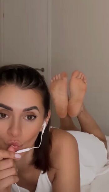Sweet girl page leaked private photo uncensored HD quality