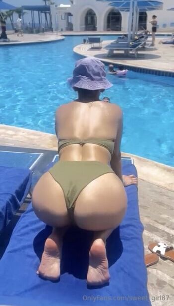 Sweet girl page leaked private photo uncensored HD quality