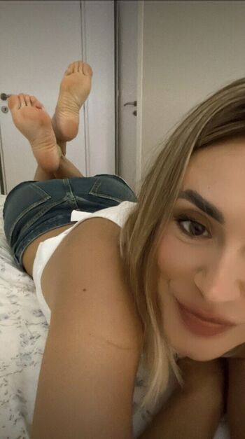 Sweet girl page leaked private photo uncensored HD quality