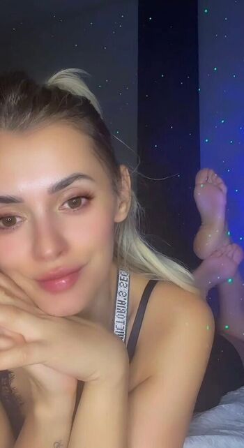 Sweet girl leaked private photo uncensored HD quality