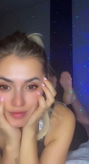 Sweet girl leaked private photo uncensored HD quality