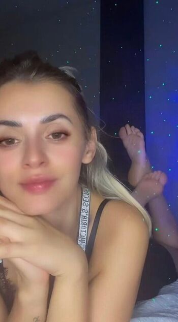 Sweet girl leaked private photo uncensored HD quality