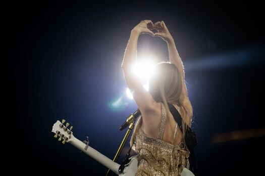 Taylor swift  page leaked private photo uncensored HD quality
