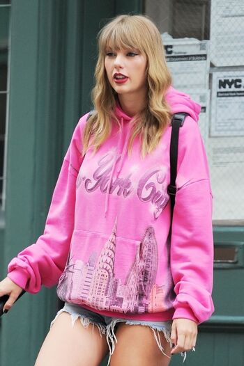 Taylor swift  page leaked private photo uncensored HD quality