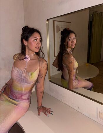 Tiptoe tingles leaked private photo uncensored HD quality