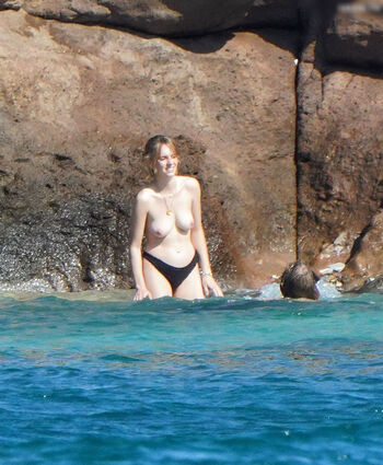 Uma thurman page leaked private photo uncensored HD quality