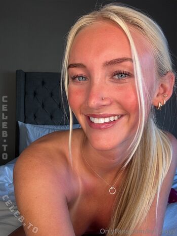 Urefavoriteblondevip leaked private photo uncensored HD quality