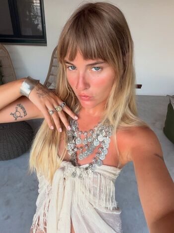 Victoria de angelis  page leaked private photo uncensored HD quality