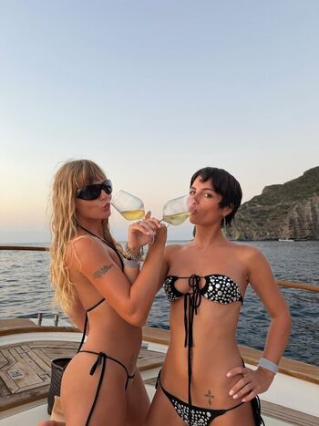 Victoria de angelis  page leaked private photo uncensored HD quality