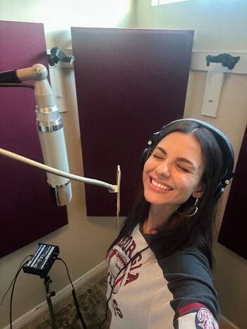 Victoria justice leaked private photo uncensored HD quality