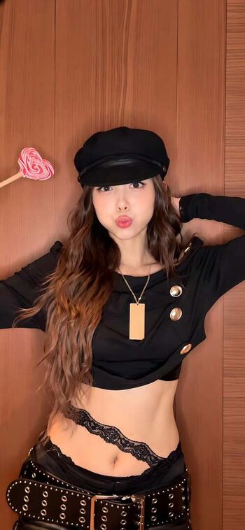 Womenk pop page leaked private photo uncensored HD quality