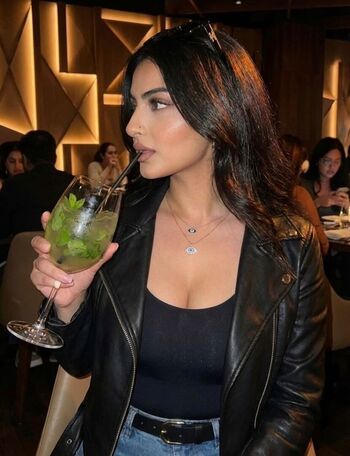 Zara farooq leaked private photo uncensored HD quality