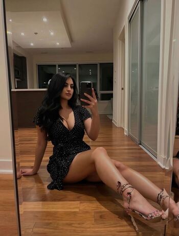 Zara farooq leaked private photo uncensored HD quality