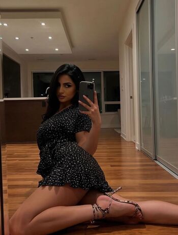 Zara farooq leaked private photo uncensored HD quality