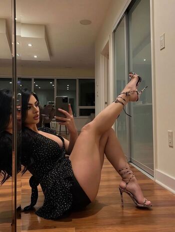 Zara farooq leaked private photo uncensored HD quality