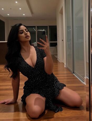Zara farooq leaked private photo uncensored HD quality