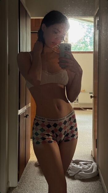 Zoeplzshutup page leaked private photo uncensored HD quality