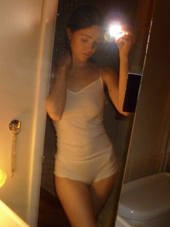 Zoeplzshutup leaked private photo uncensored HD quality