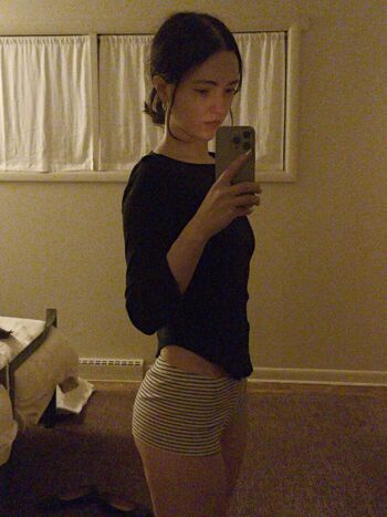 Zoeplzshutup leaked private photo uncensored HD quality
